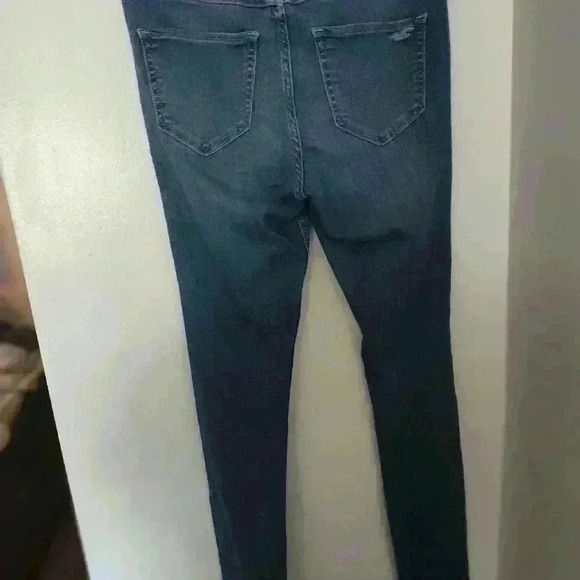 Hollister High-Rise Jegging size 28/28 #187 - Picture 2 of 2